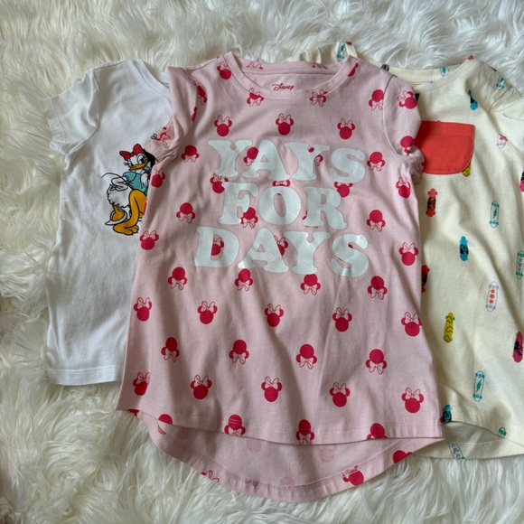 Disney t-shirt bundle - size 6-7 - girls - Picture 1 of 7